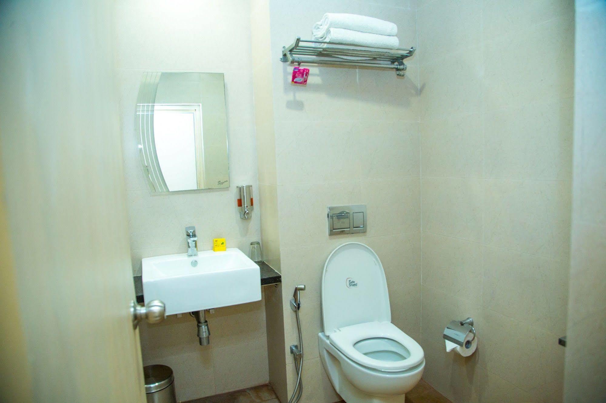 Fabhotel Kinnera Comforts Railway Station Visakhapatnam Exteriör bild