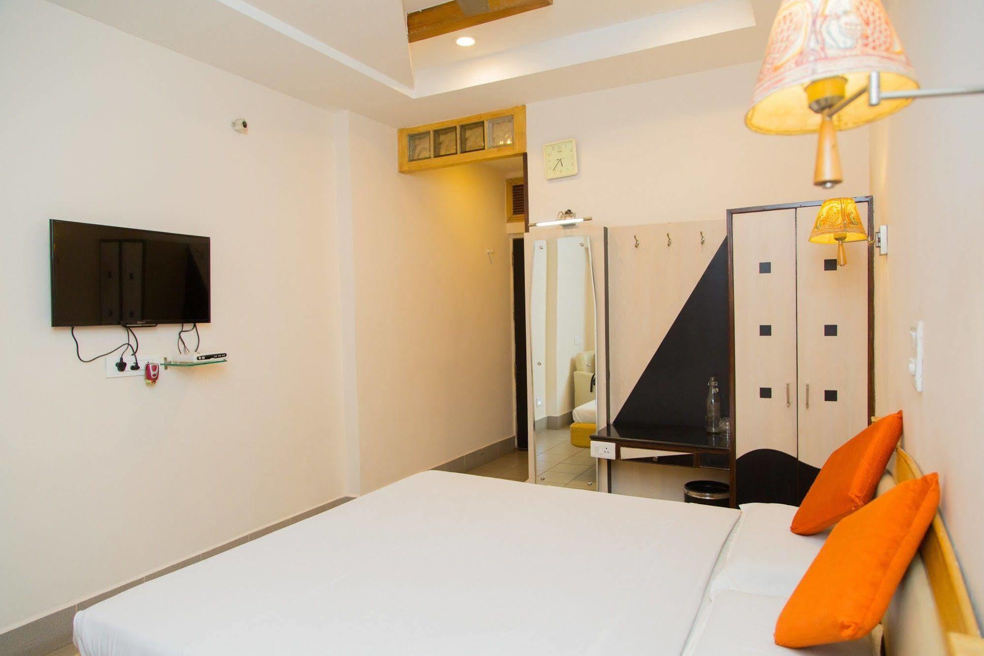 Fabhotel Kinnera Comforts Railway Station Visakhapatnam Exteriör bild