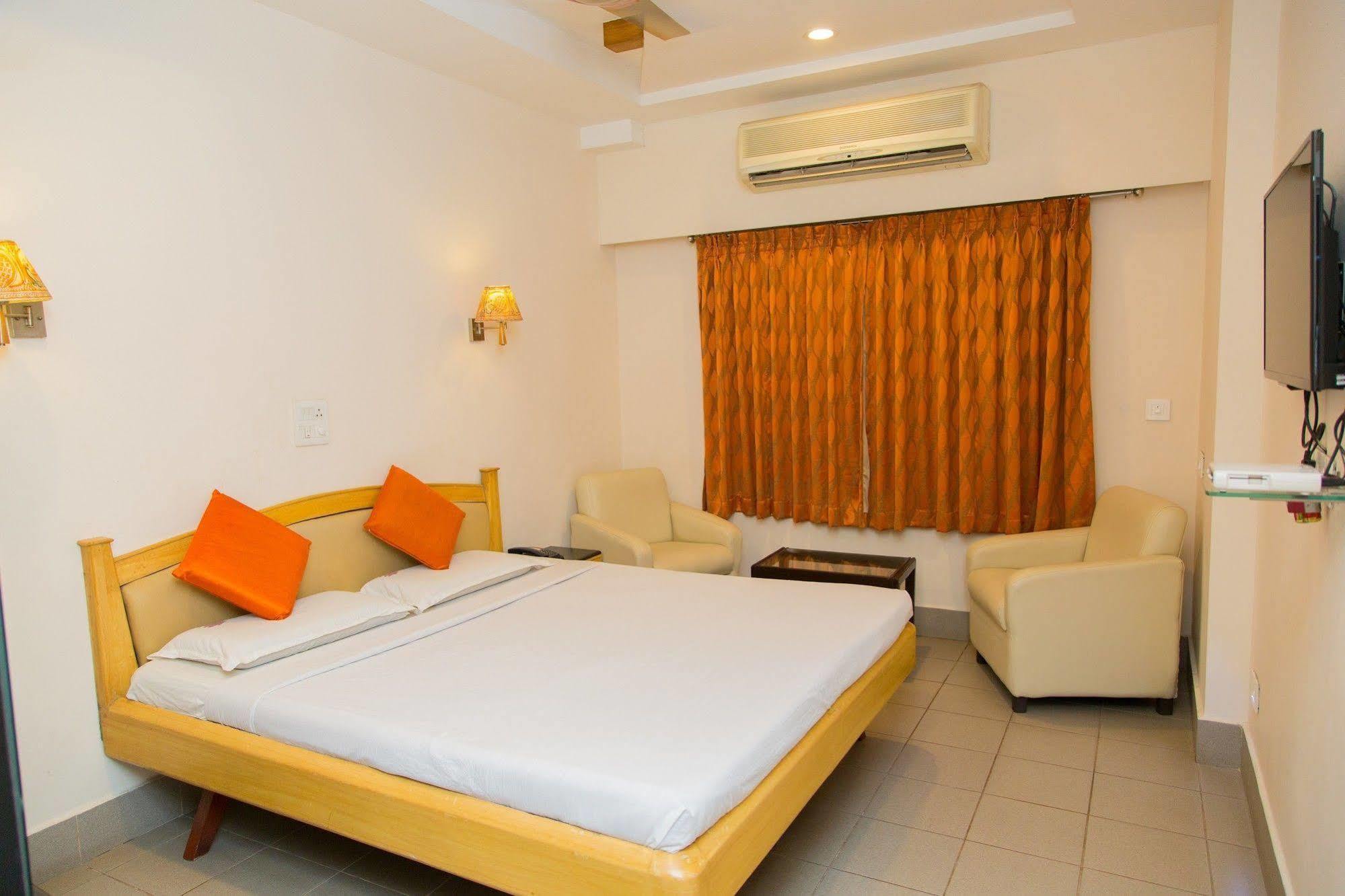 Fabhotel Kinnera Comforts Railway Station Visakhapatnam Exteriör bild