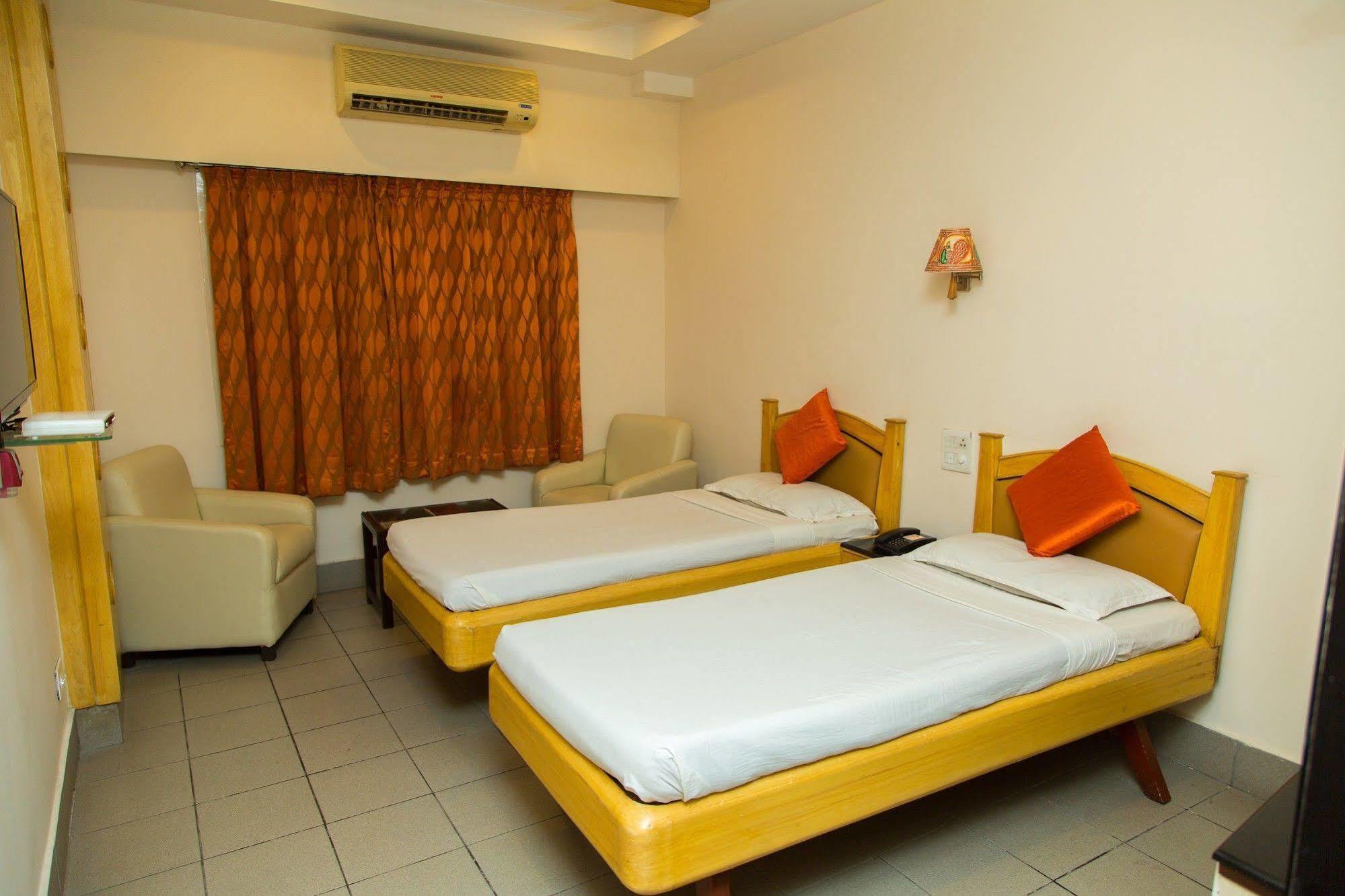 Fabhotel Kinnera Comforts Railway Station Visakhapatnam Exteriör bild