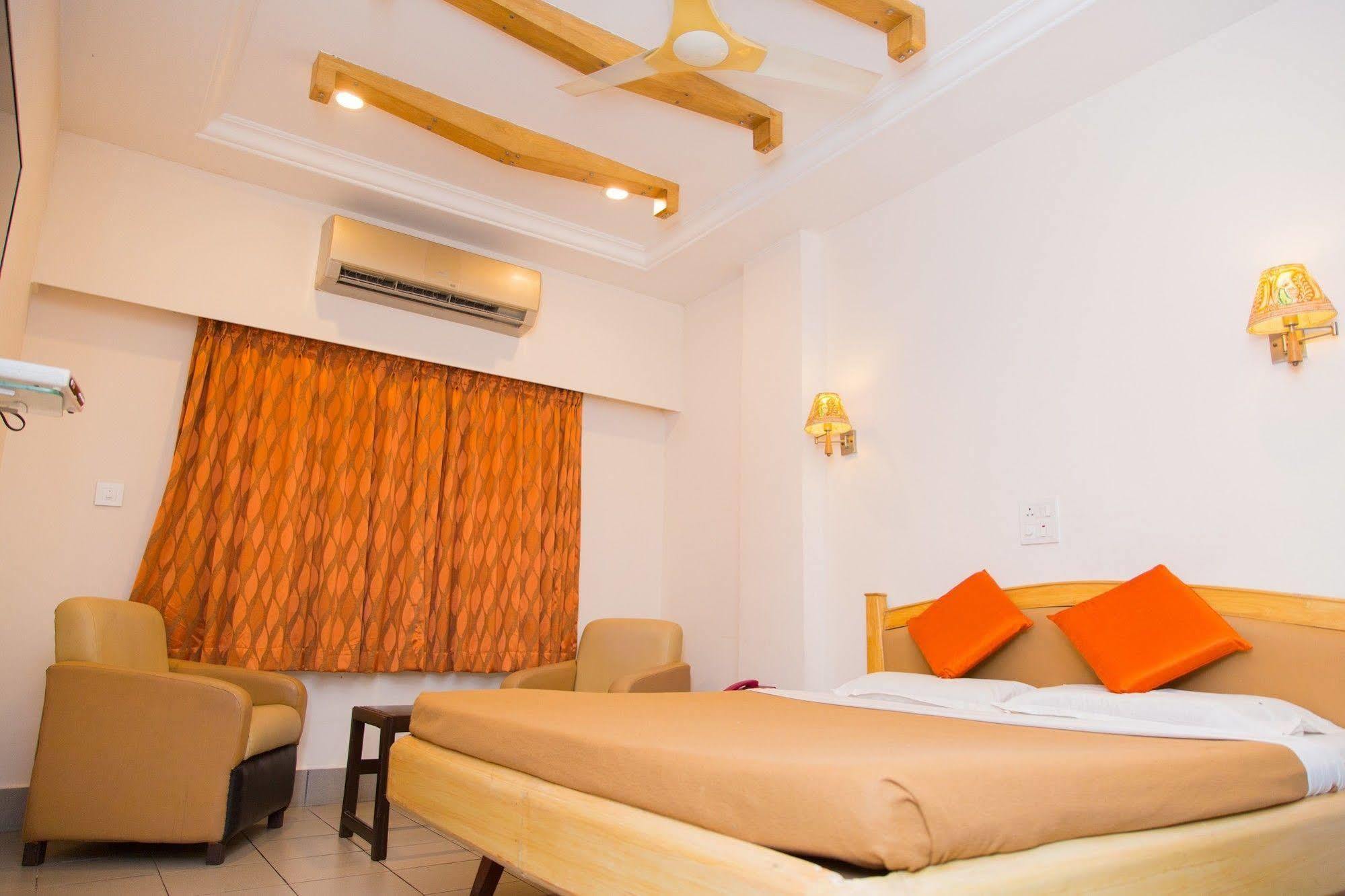 Fabhotel Kinnera Comforts Railway Station Visakhapatnam Exteriör bild