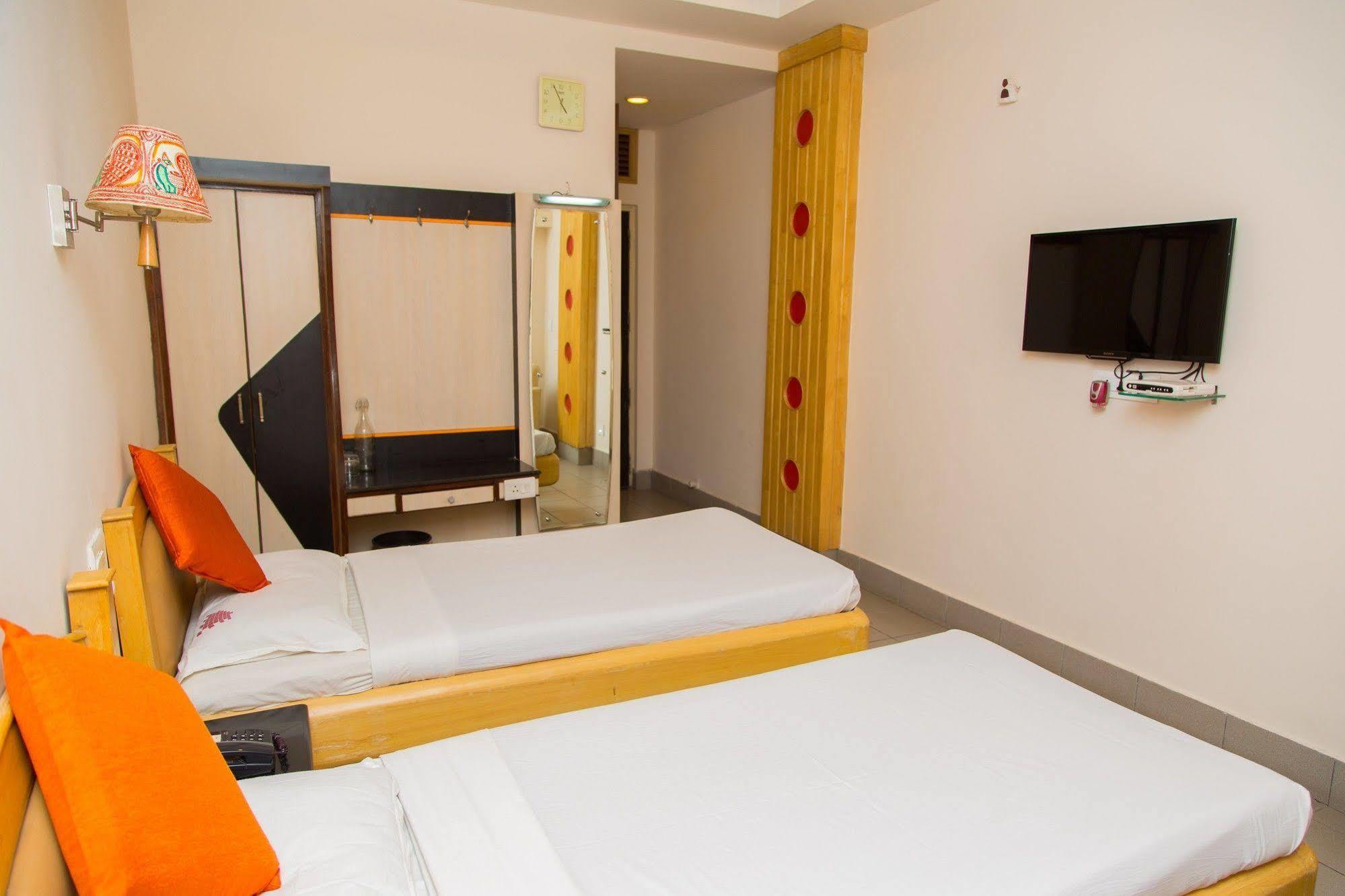Fabhotel Kinnera Comforts Railway Station Visakhapatnam Exteriör bild
