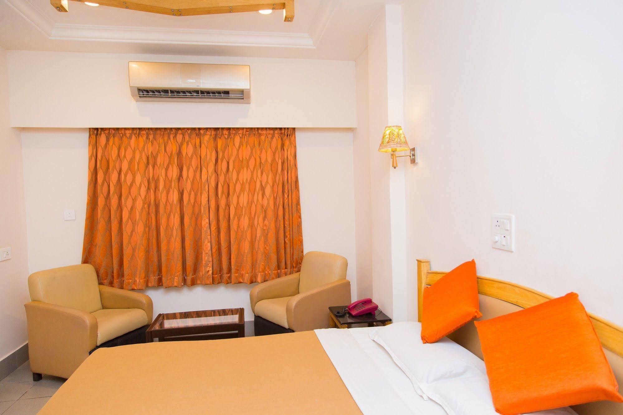 Fabhotel Kinnera Comforts Railway Station Visakhapatnam Exteriör bild